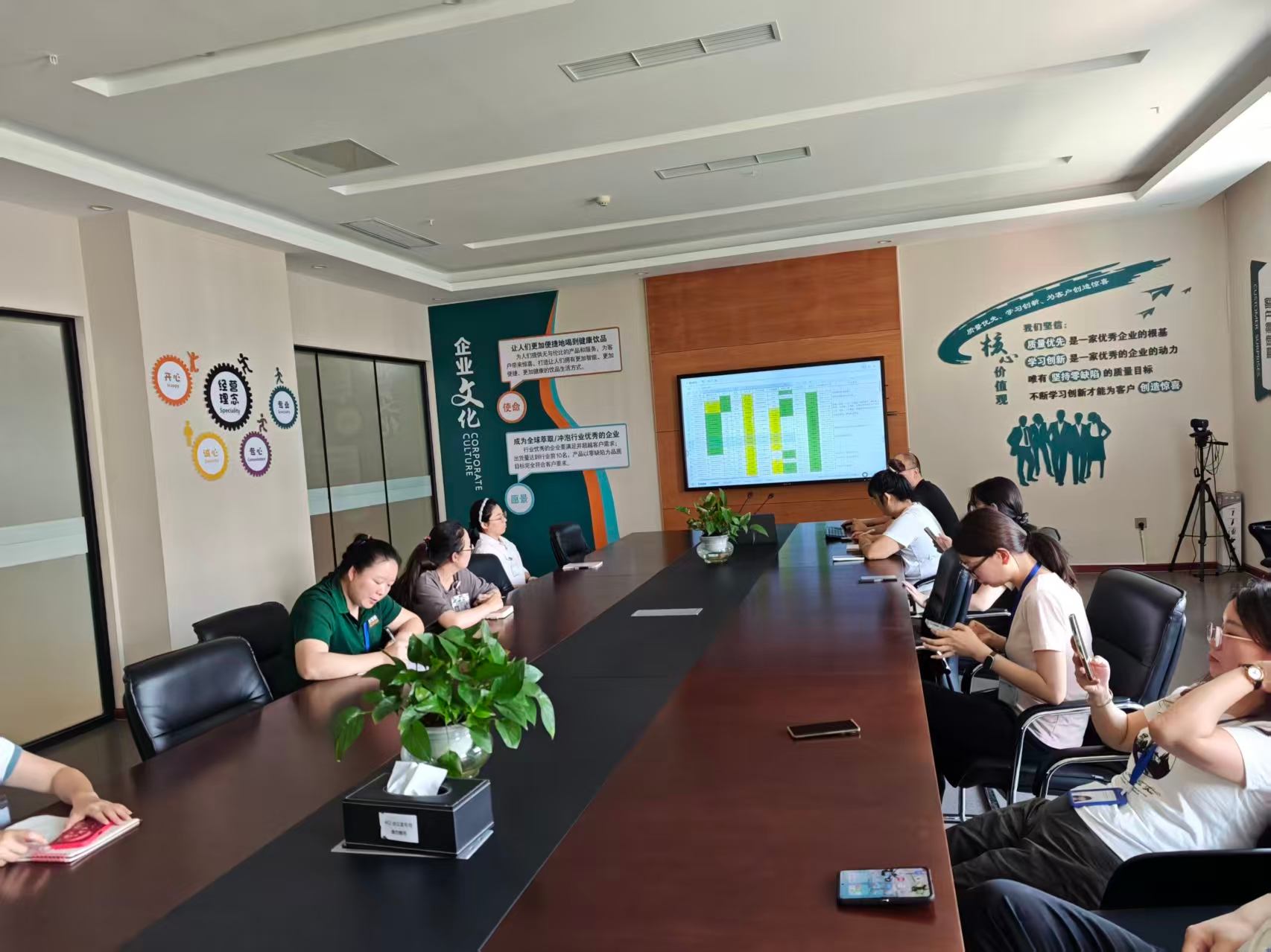 Rapat Review Planning Produksi Mingguan Seaver mastikeun pesenan Mesin Kopi Pangiriman Dina waktos