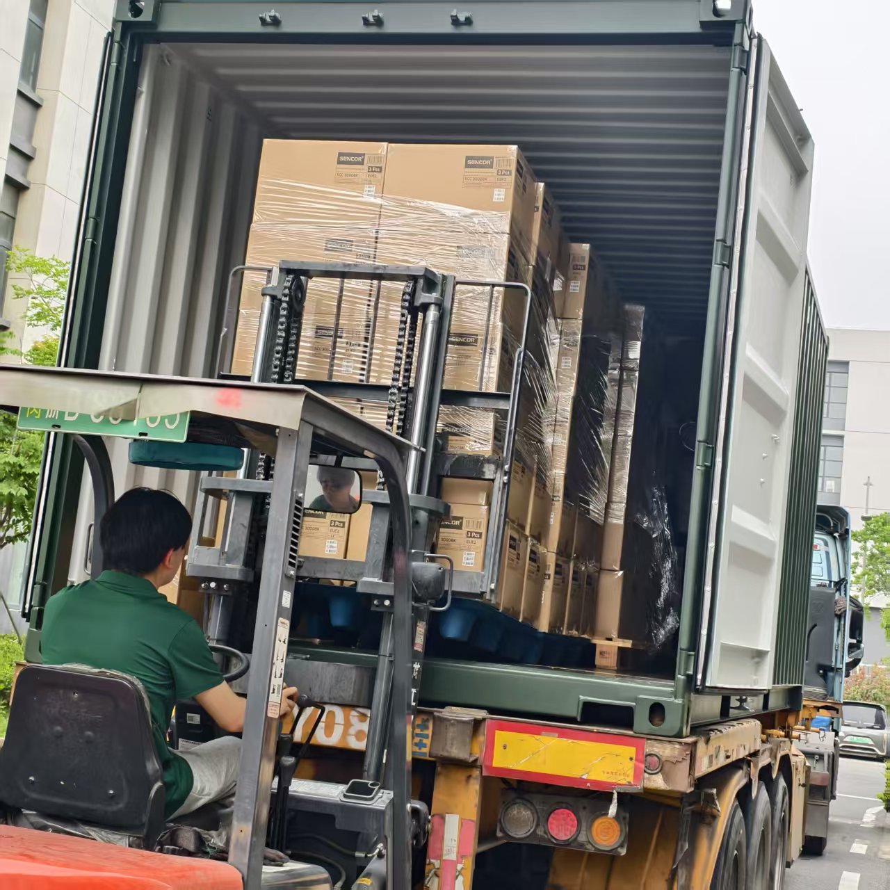 Kumaha Pabrik Mesin Kopi Profesional Ngajamin Pangiriman Wadahna Aman & On-time Pikeun Pembeli Global?